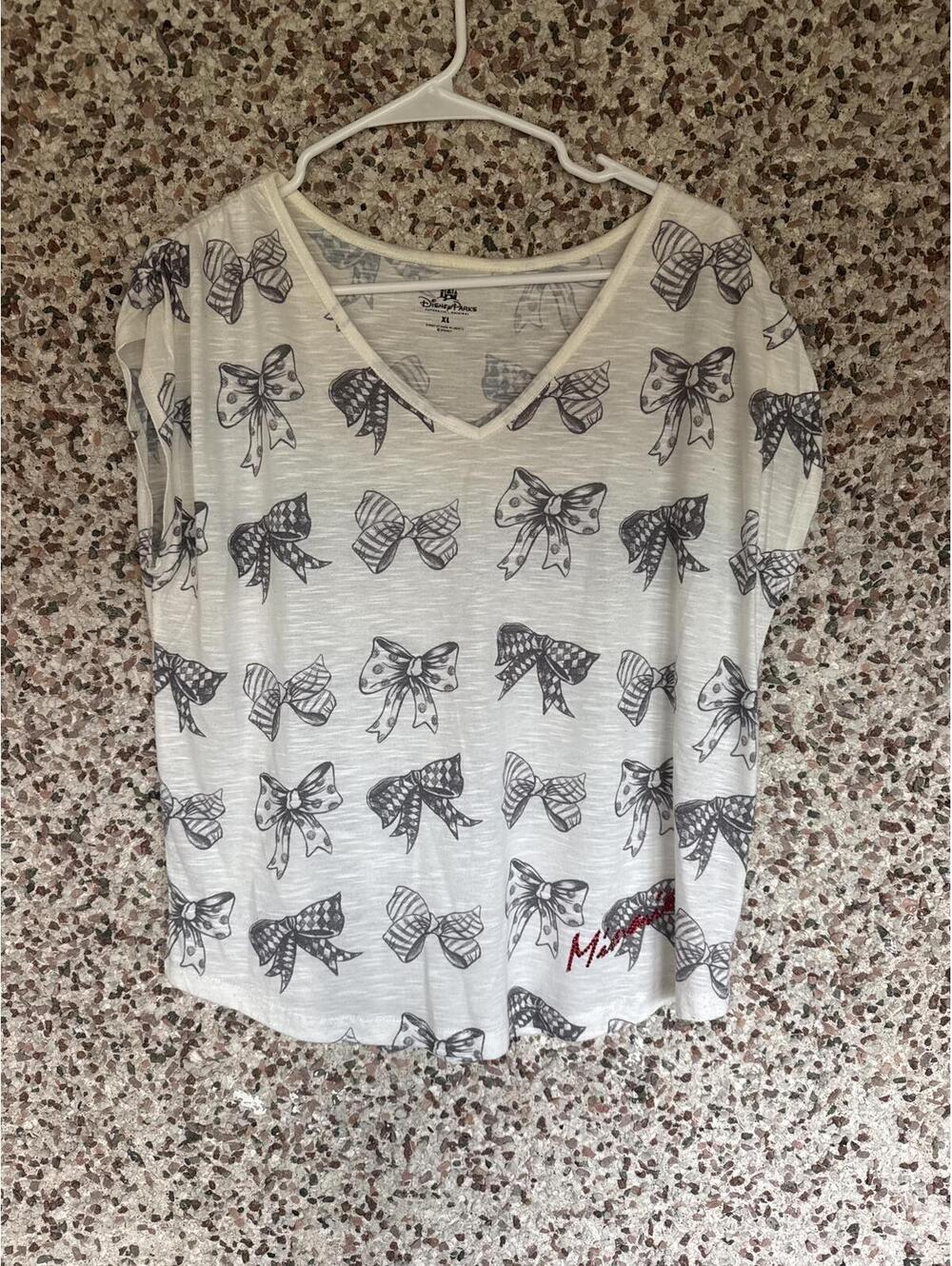 Disney Parks Minnie Mouse Bow Print Tee – Women’s XL